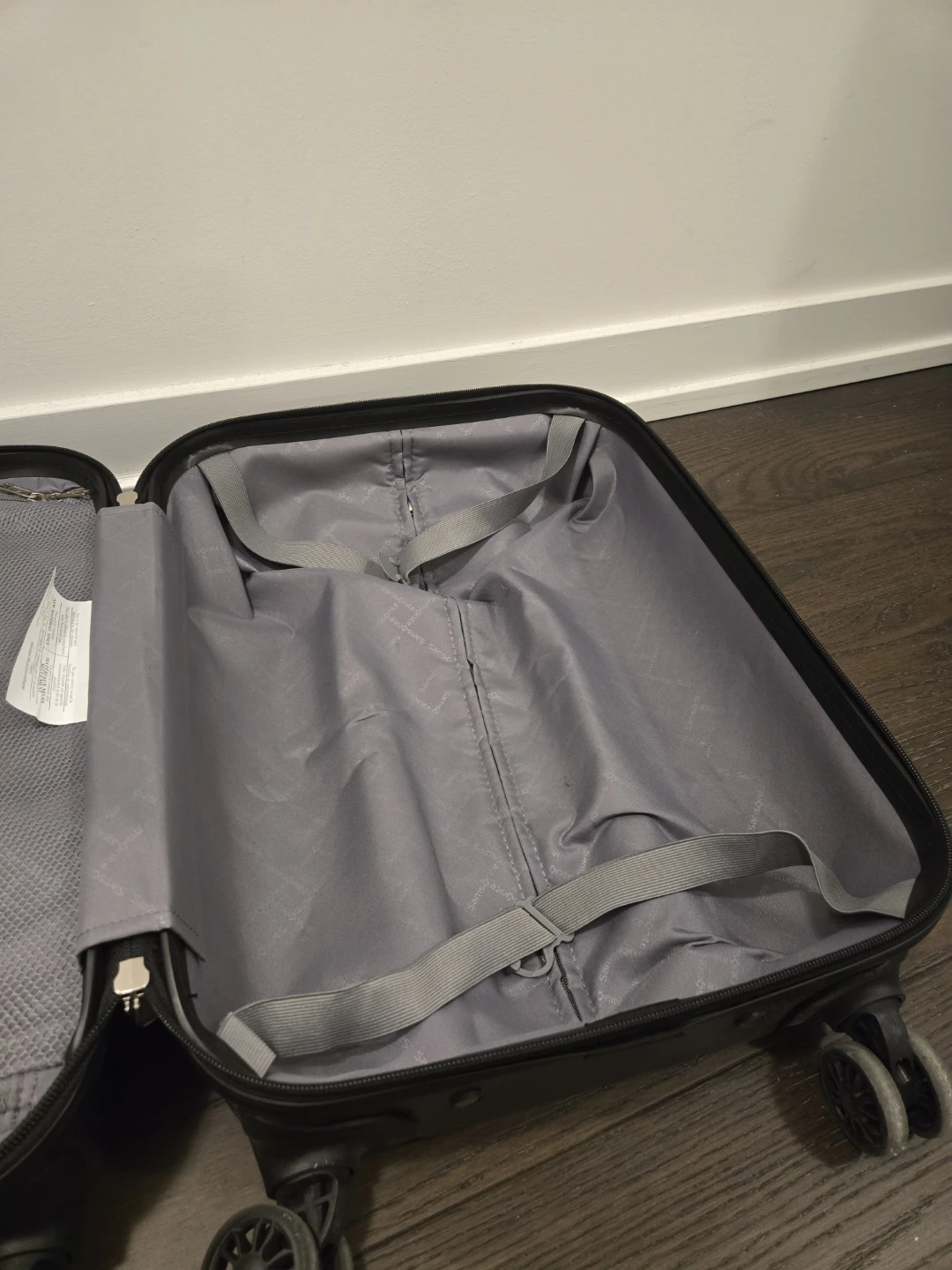 Samsonite Black Carry-on Suitcase - photo 4