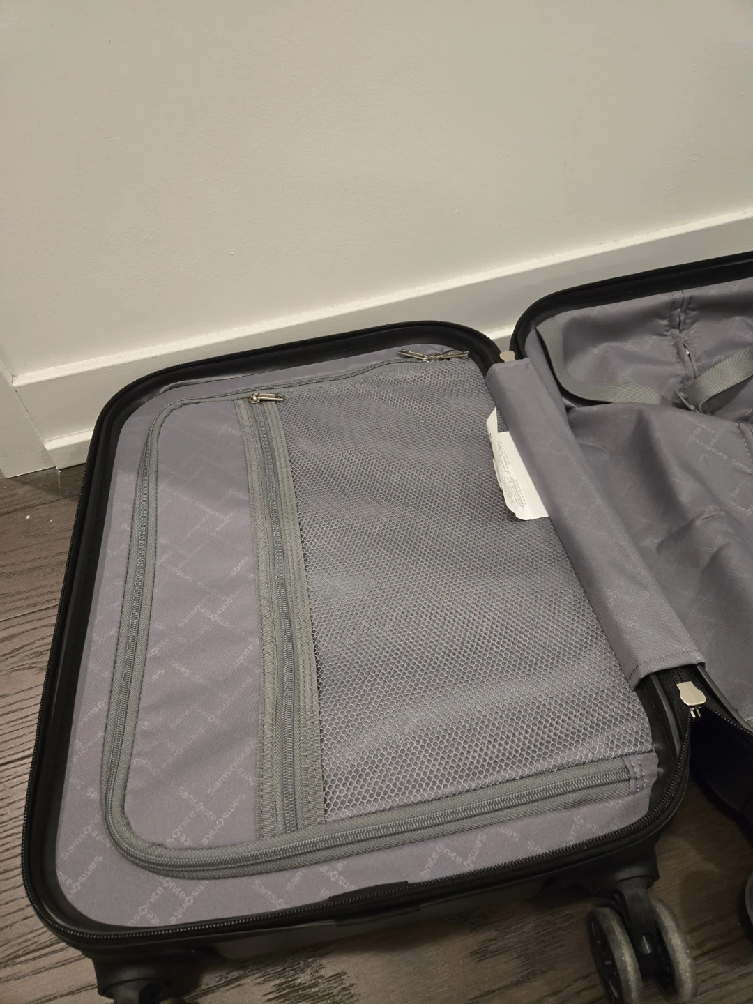 Samsonite Black Carry-on Suitcase - photo 5