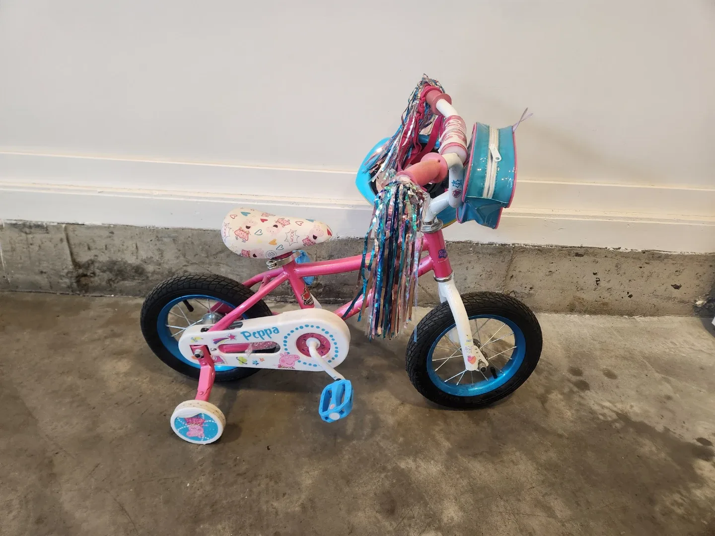 Peppa Pig Kids' 12inch Bike image indicator(2)