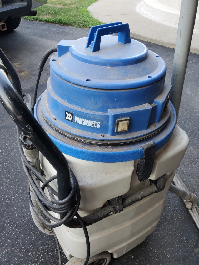 Michael's Wet/Dry Vacuum #cleanout - photo 3