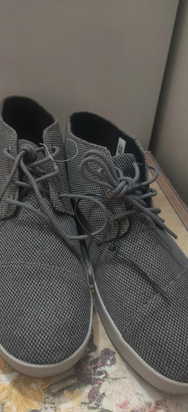 TOMS Grey Shoes - Size 10 mens image indicator(7)