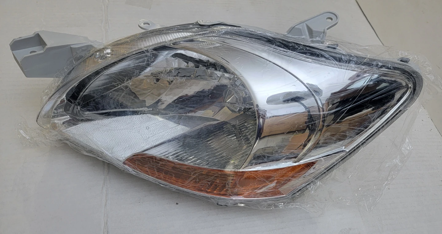Headlight Assembly Pair for 2007–2011 Toyota Yaris Sedan - photo 5