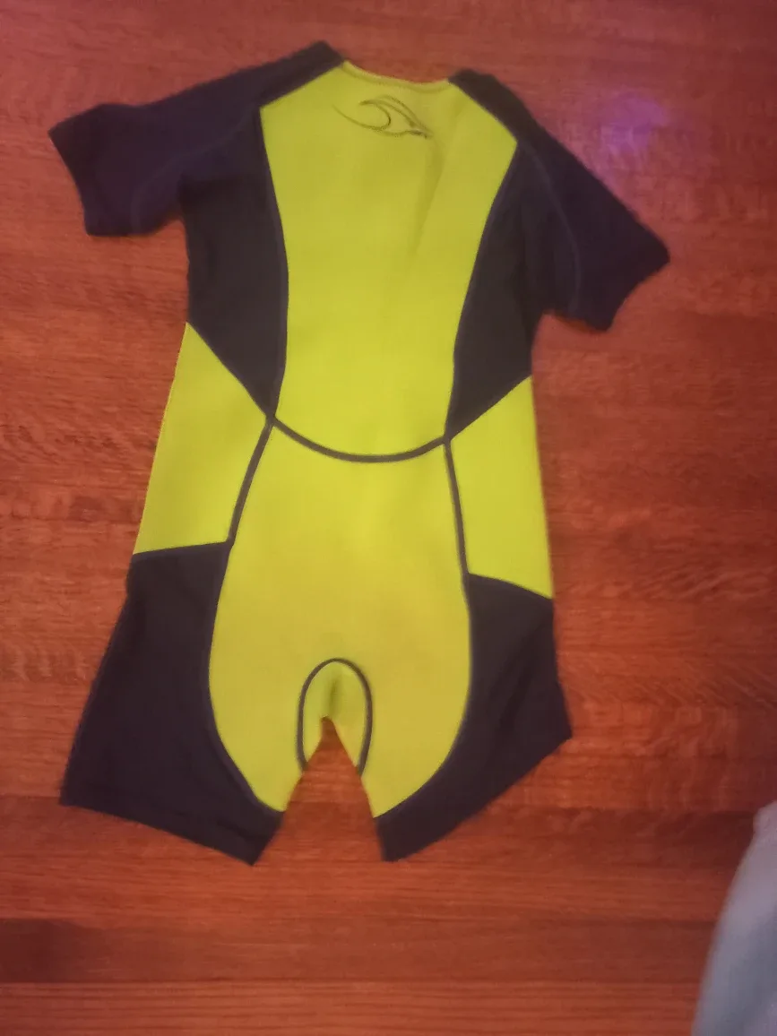 Aqua Sphere Kids' Wetsuit - Size 6 image indicator(2)