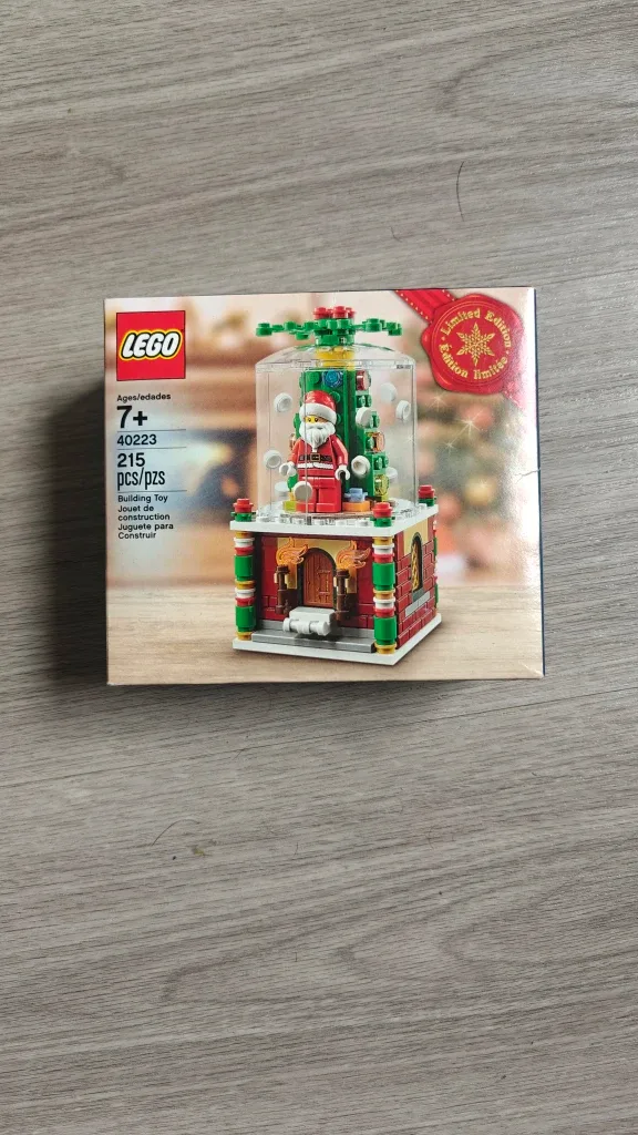 LEGO 40223 Christmas Snowglobe - Limited Edition