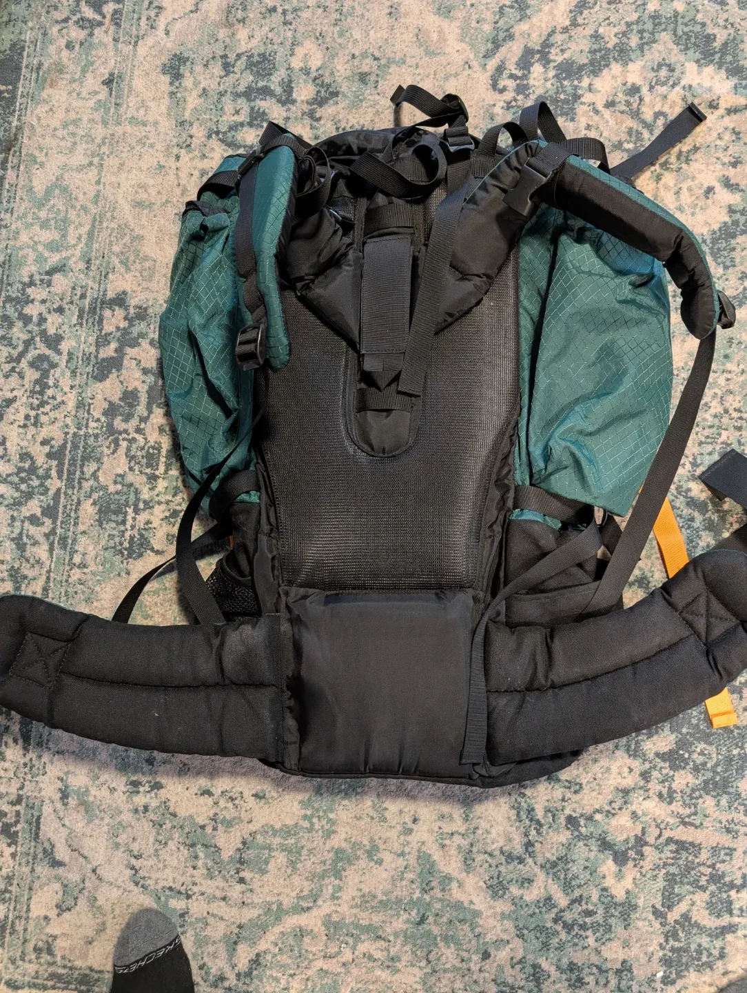 Hiking camping Backpack - Green & Black image indicator(2)