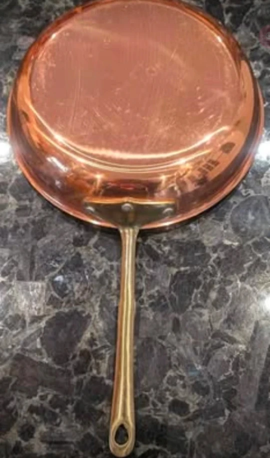 2 Vintage Copper Skillets with Brass Handles - photo 4