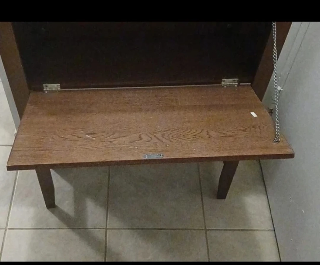 Free -  Brown wood-like side table - photo 2
