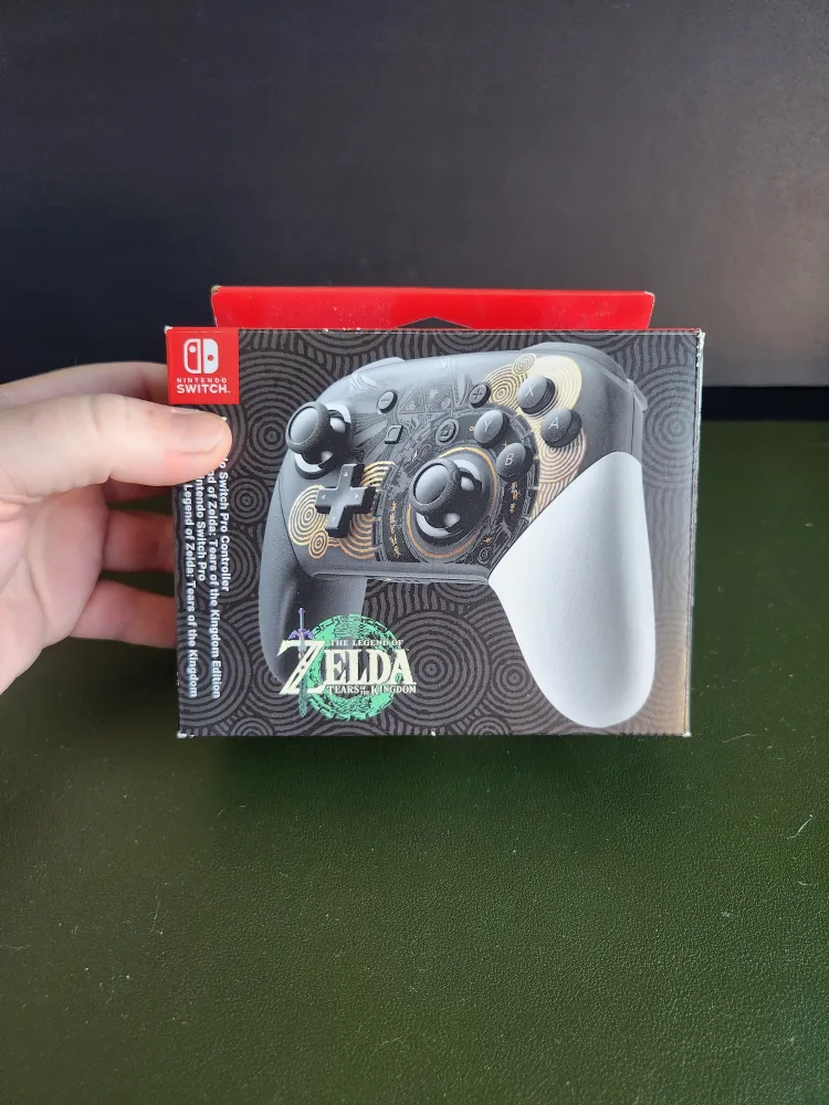 Nintendo Switch OLED  Zelda TOTK bundle. image indicator(3)