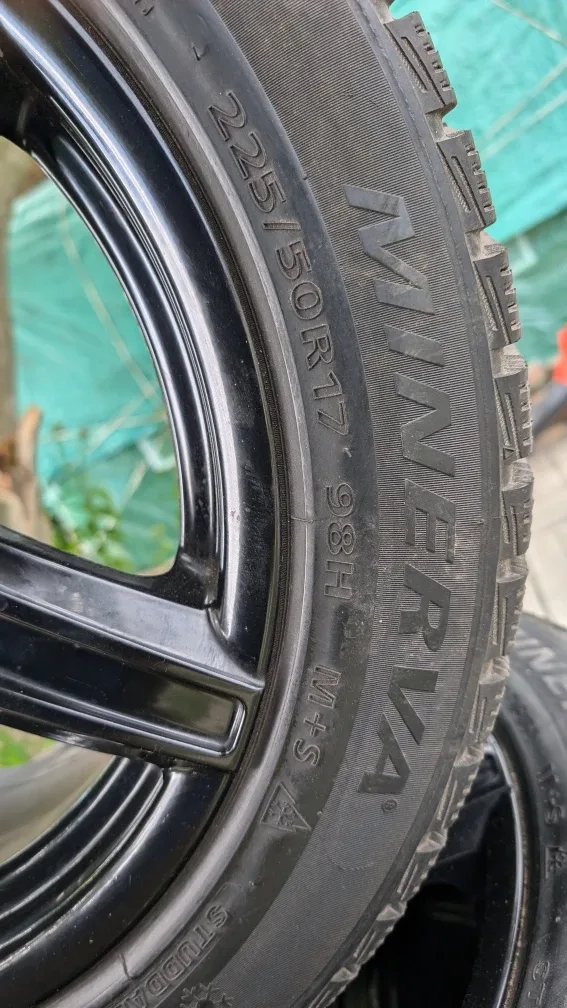 Winter Tires 225/50R17 with Rims image indicator(4)
