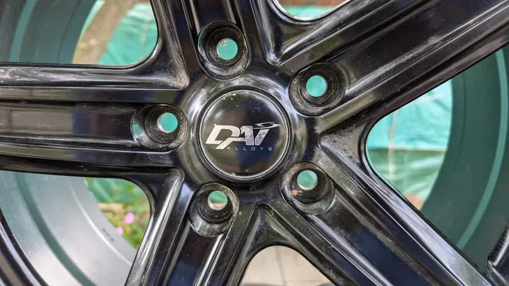 Winter Tires 225/50R17 with Rims image indicator(7)