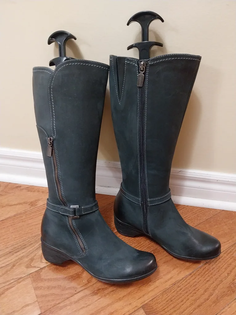 NEW Women's Blondo Tall  Leather Size 7.5W Boots (Fits 6.5 - 7) image indicator(3)