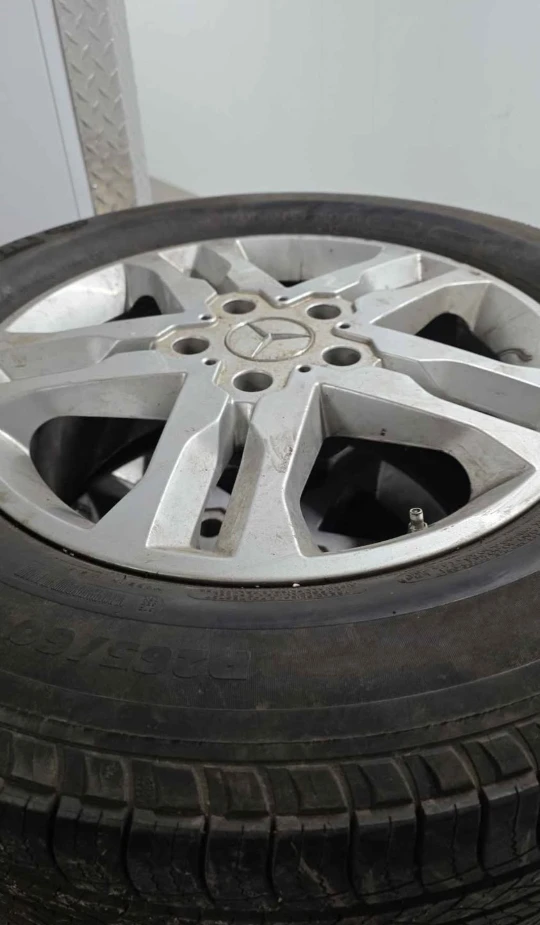 Mercedes 18"  set of 4 rims with Michelin Latitude 265/60/18