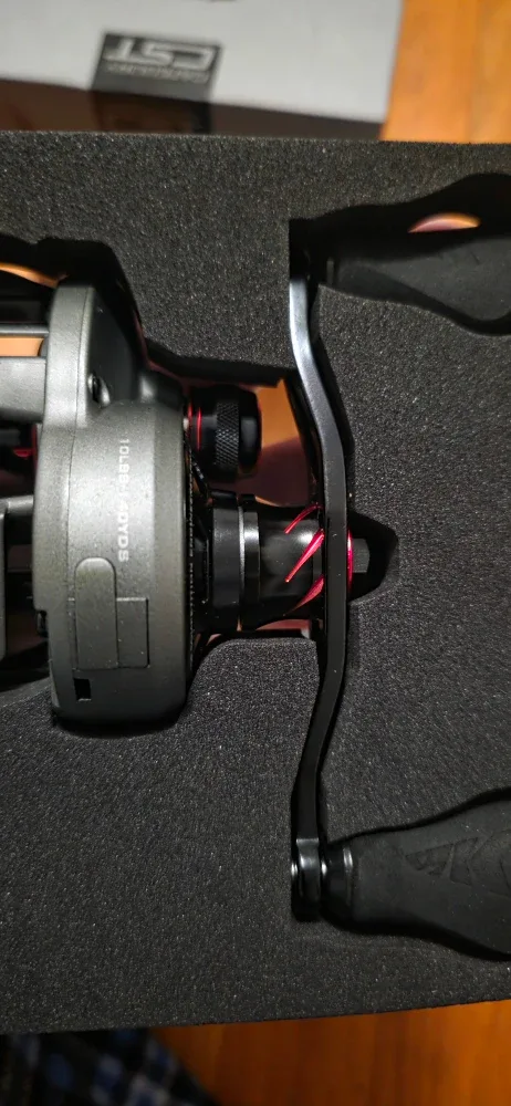 KastKing Baitcasting Reel - Like New! image indicator(2)