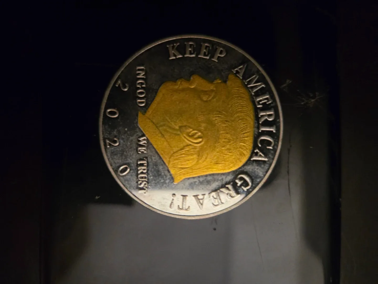 Trump coins 2020 image indicator(2)