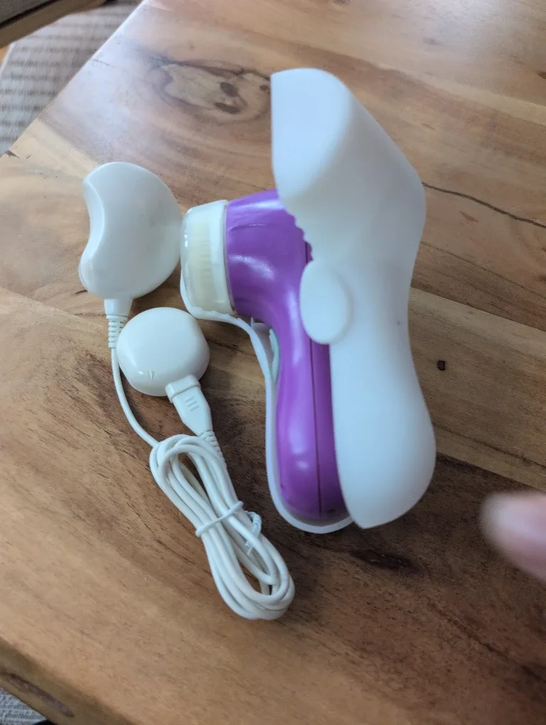 Clarisonic Mia 2 Facial Cleansing Brush +Travel case - #cleanout image indicator(5)