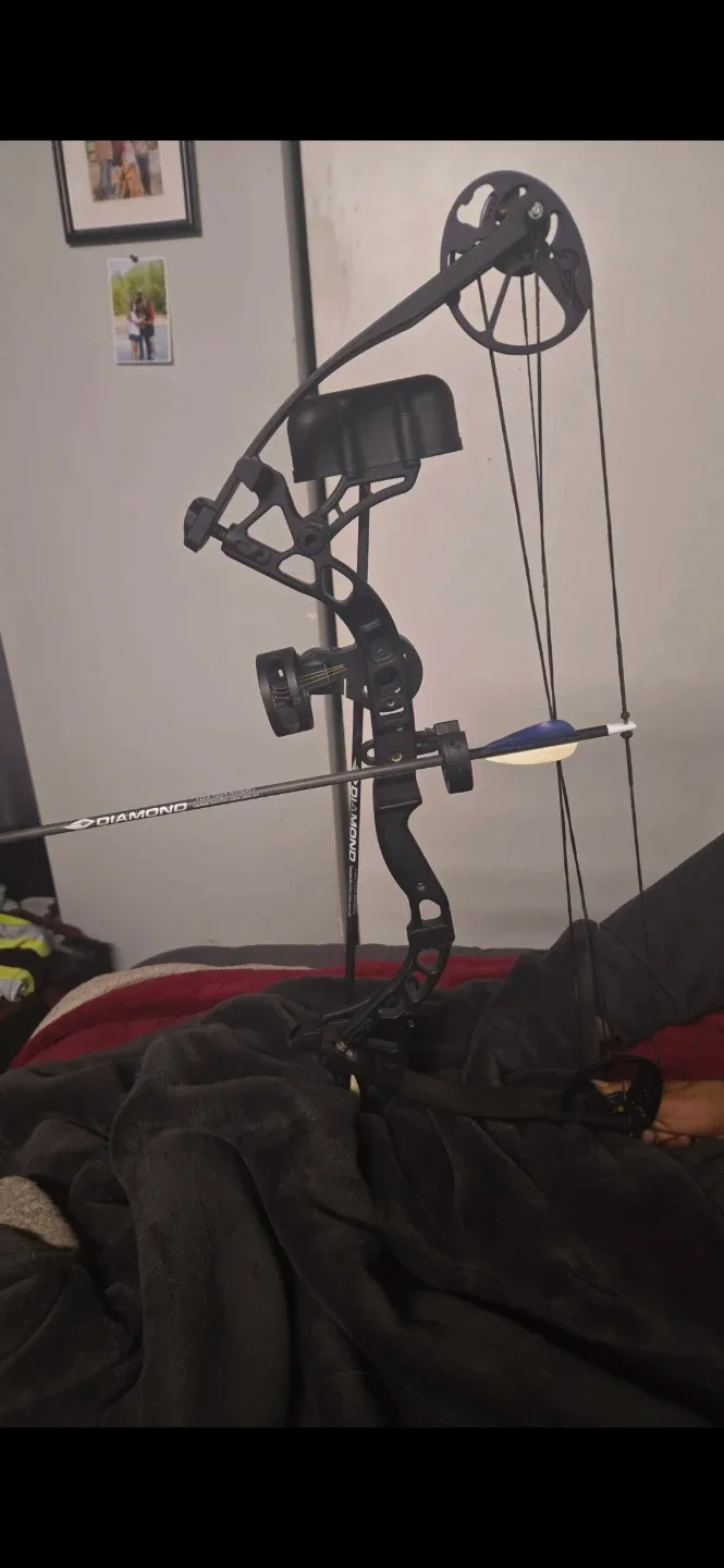 Diamond Archery Compound Bow - Black