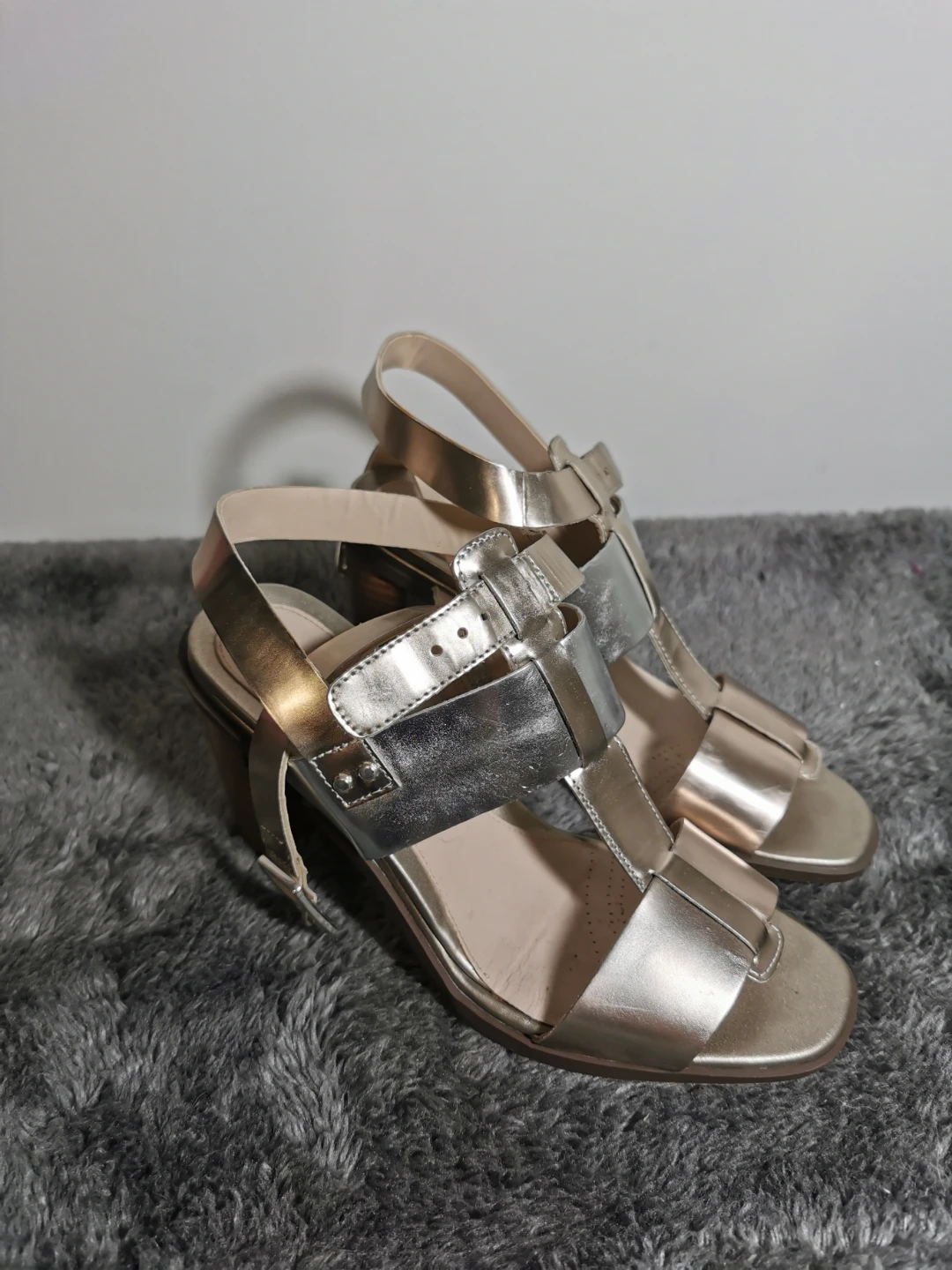 Clarks Metallic Heeled Sandals, Size 6 - photo 2