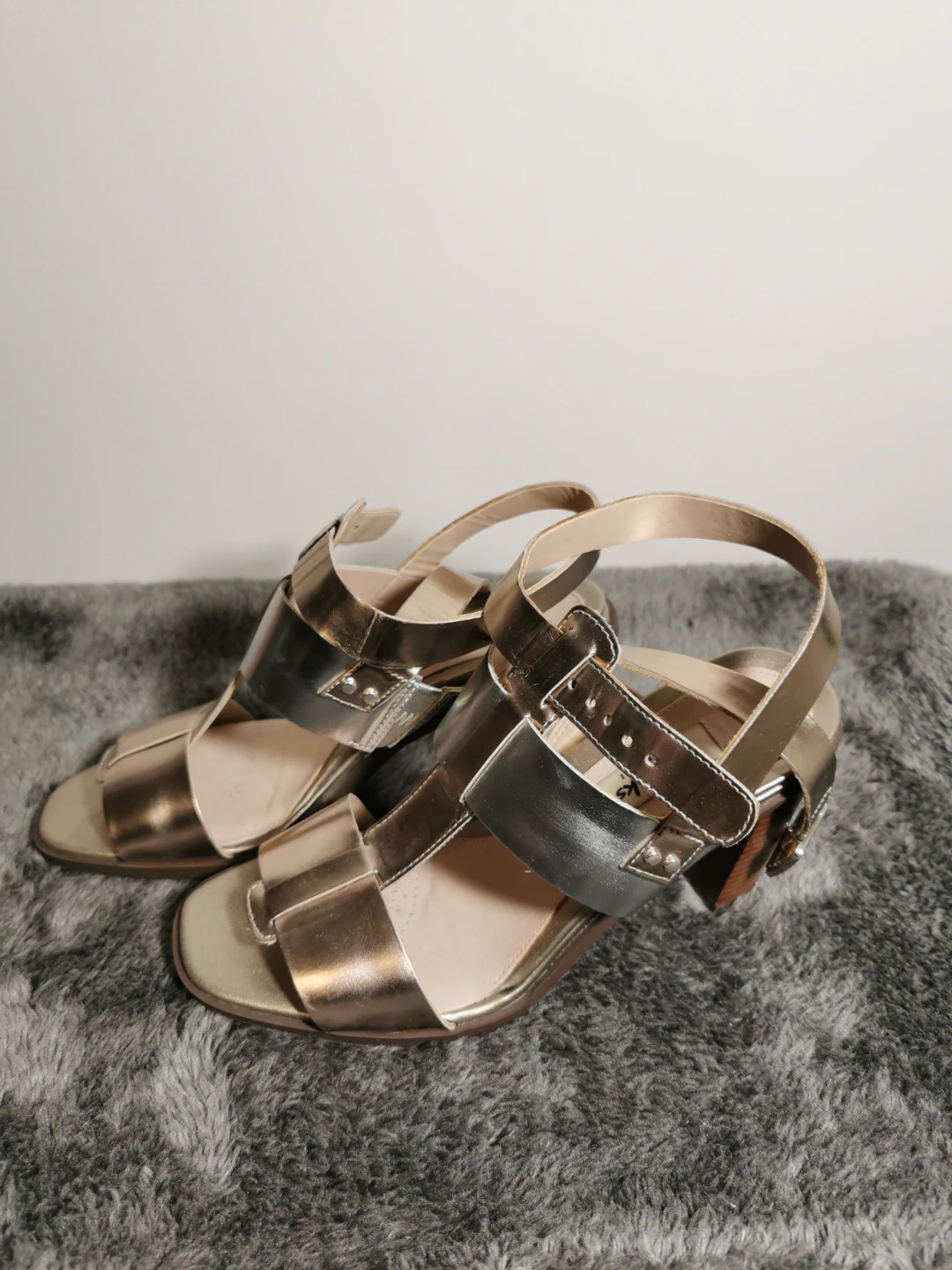 Clarks Metallic Heeled Sandals, Size 6 - photo 3