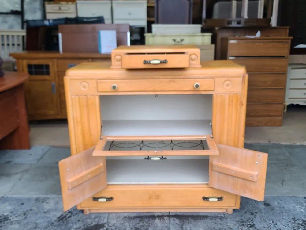 VINTAGE BUFFET SERVER CABINET image indicator(3)