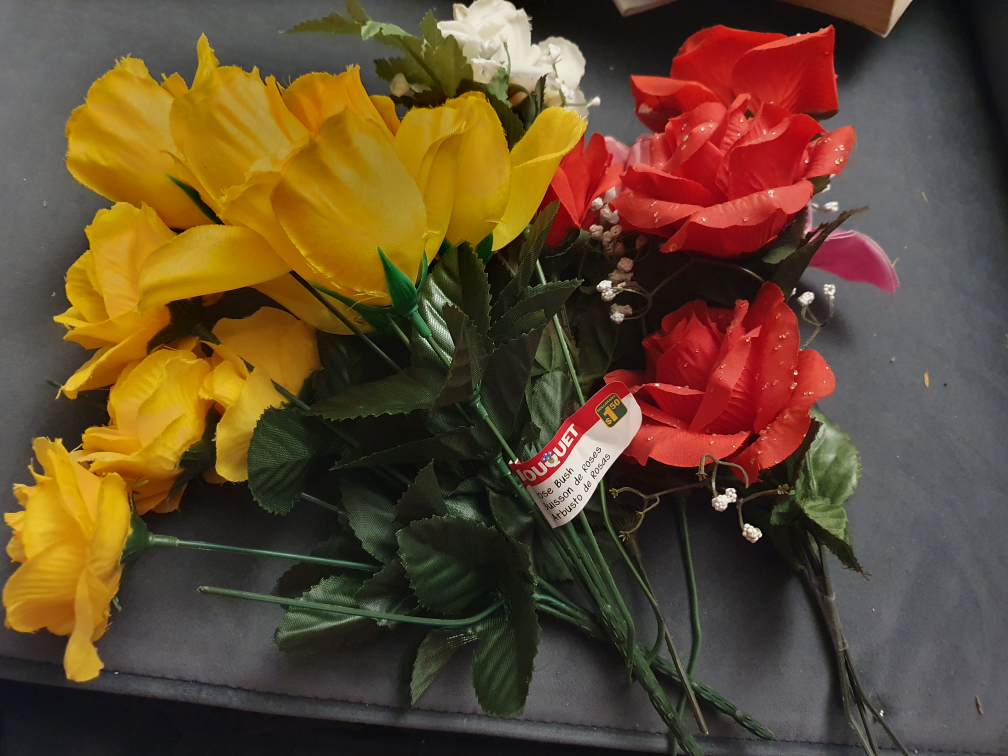 Dollarama Bouquet - Rose Bush