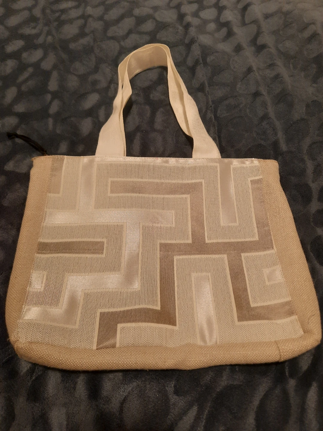 Unique and beautiful Hand Bag - photo 2
