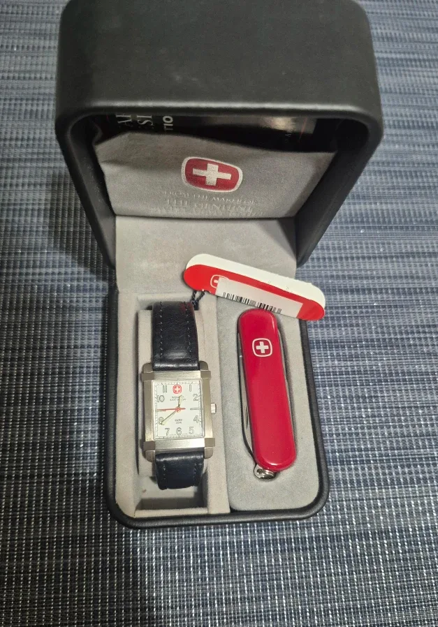 Wenger Watch and Swiss Army Knife Set