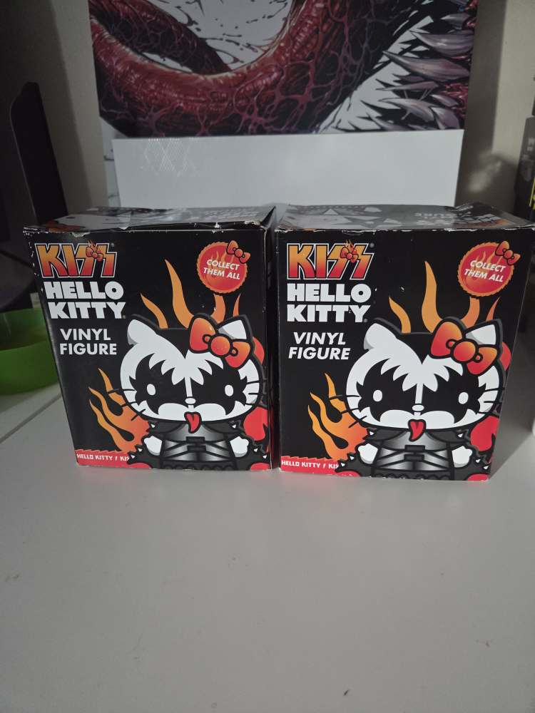 KISS Hello Kitty Vinyl Figures - The Starchild & The Demon - photo 3