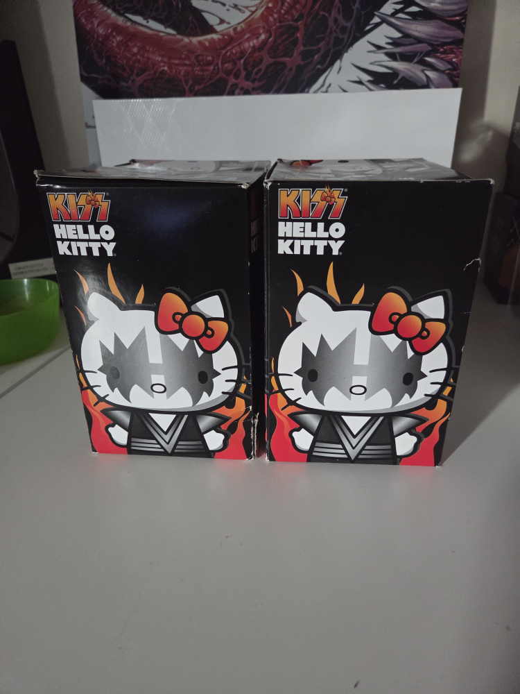 KISS Hello Kitty Vinyl Figures - The Starchild & The Demon - photo 4