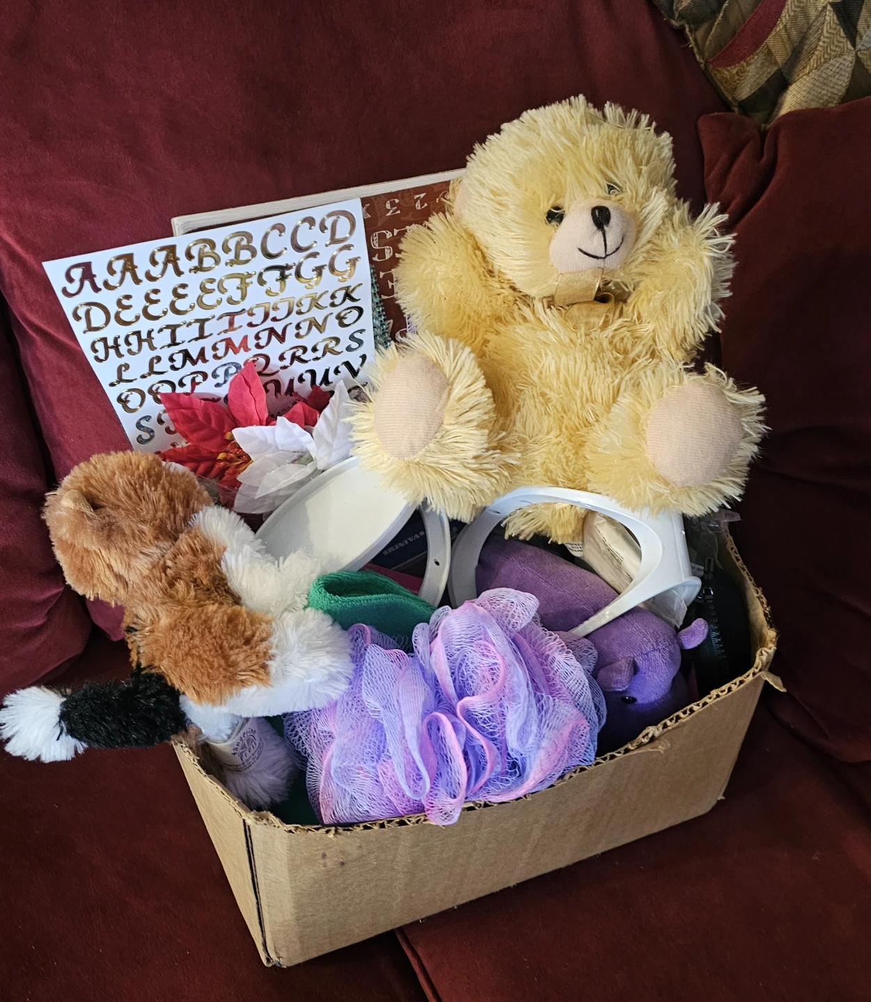 FREE SMALL BOX OF MISC AND BEANBAG BEADa