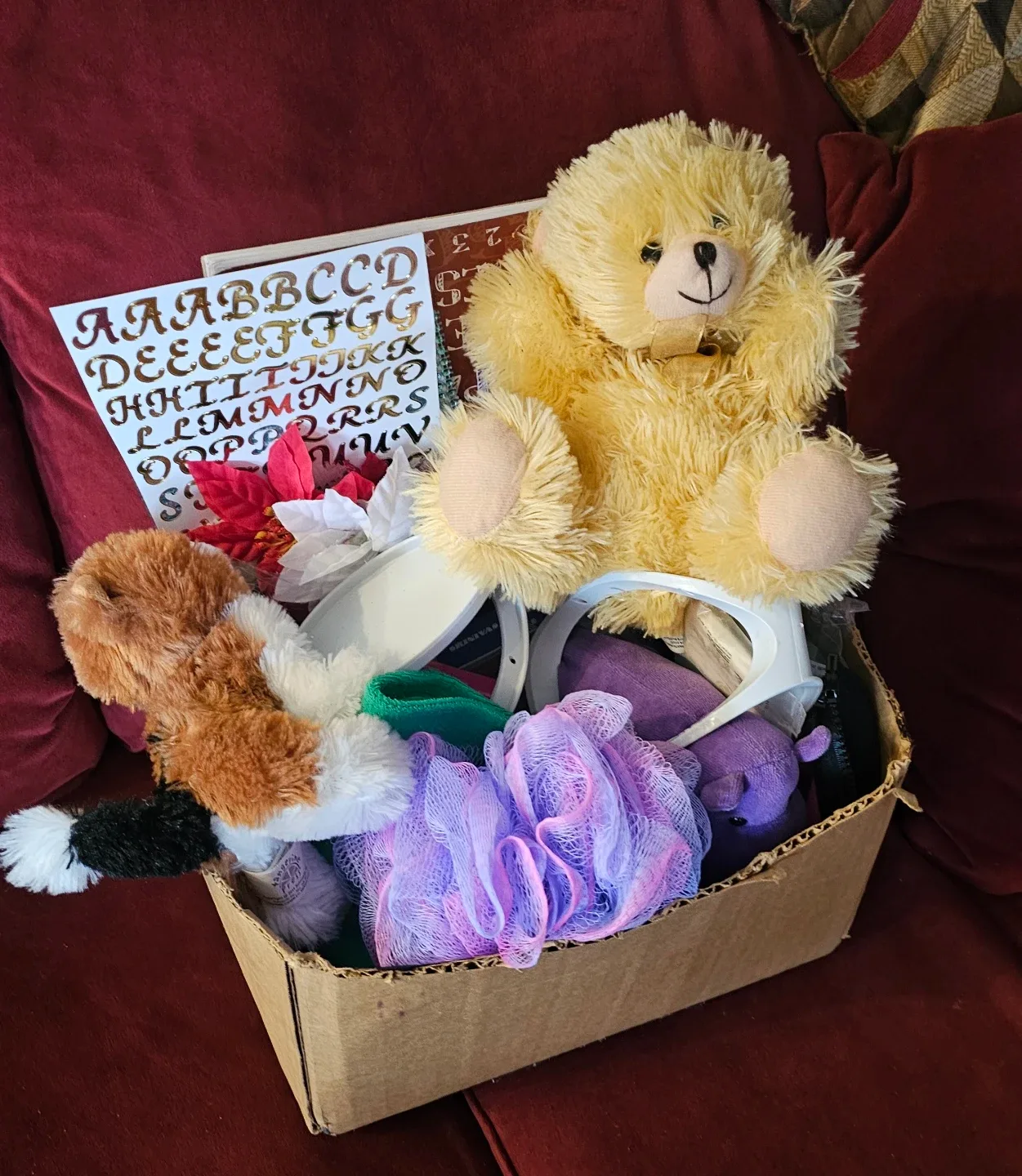 FREE SMALL BOX OF MISC AND BEANBAG BEADa