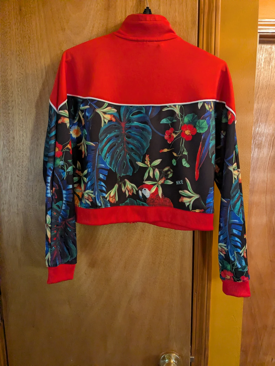 Nike Women’s Floral Track Jacket – Red & Tropical Print Zip-Up - photo 5