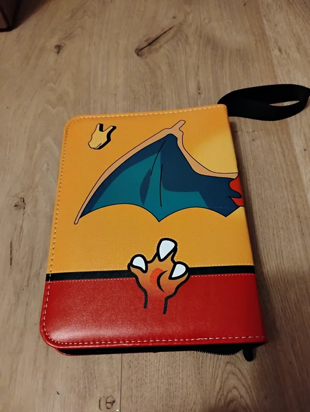 Pokemon Charizard Card Binder image indicator(2)
