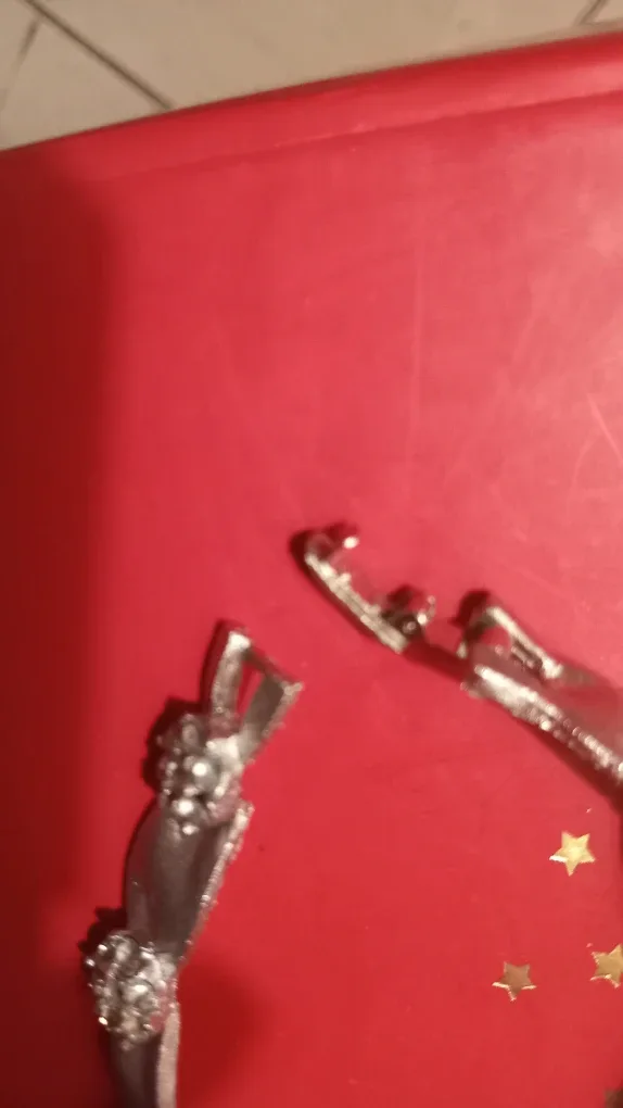 Silver toned floral Bracelet image indicator(3)