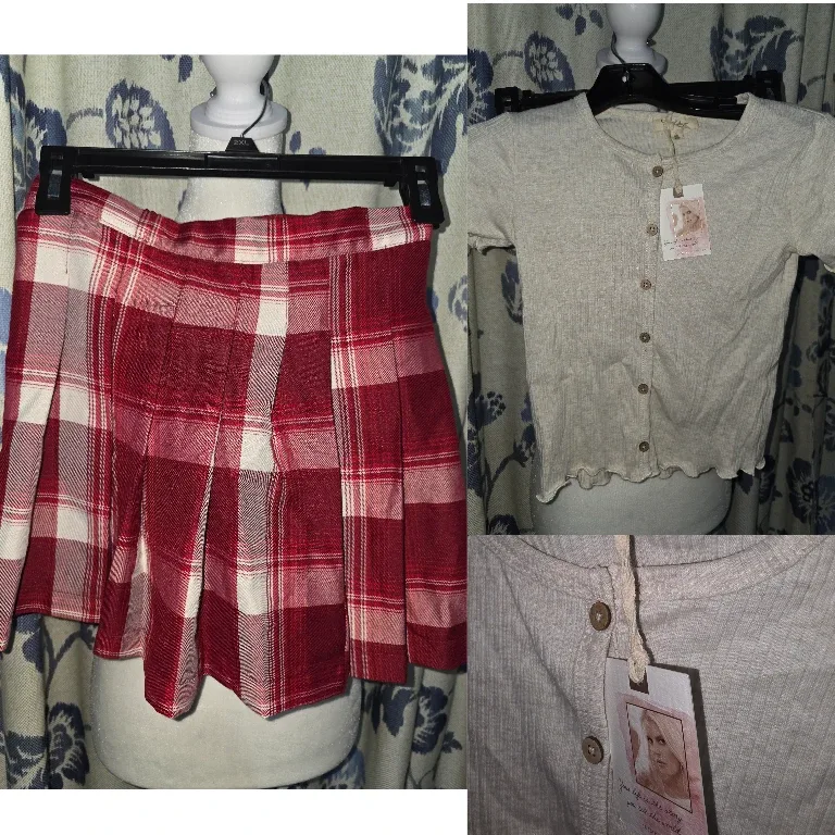 Jessica  Simmons Girls outfit Skirt & Button size 9/10