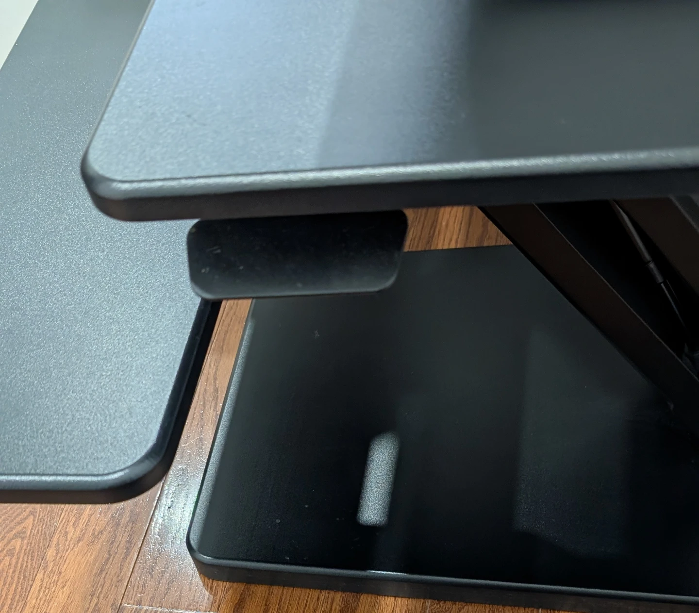 Adjustable standing desk converter - photo 3