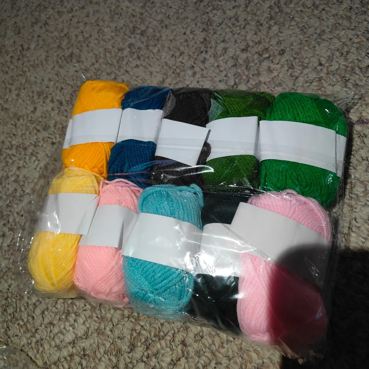 Assorted Colour Yarn Bundle - New! image indicator(3)