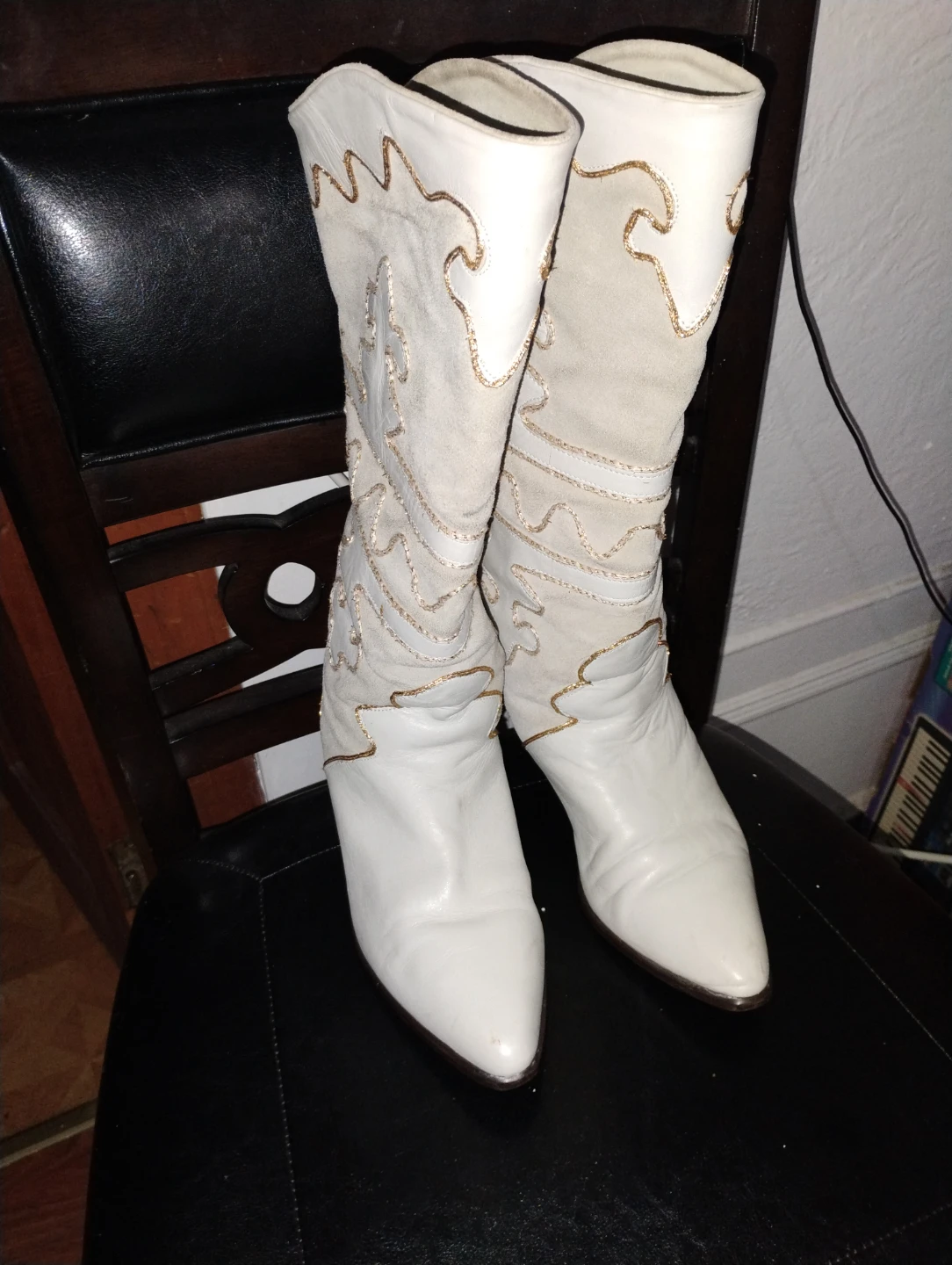 White Leather Boots with Embroidered Design - photo 3