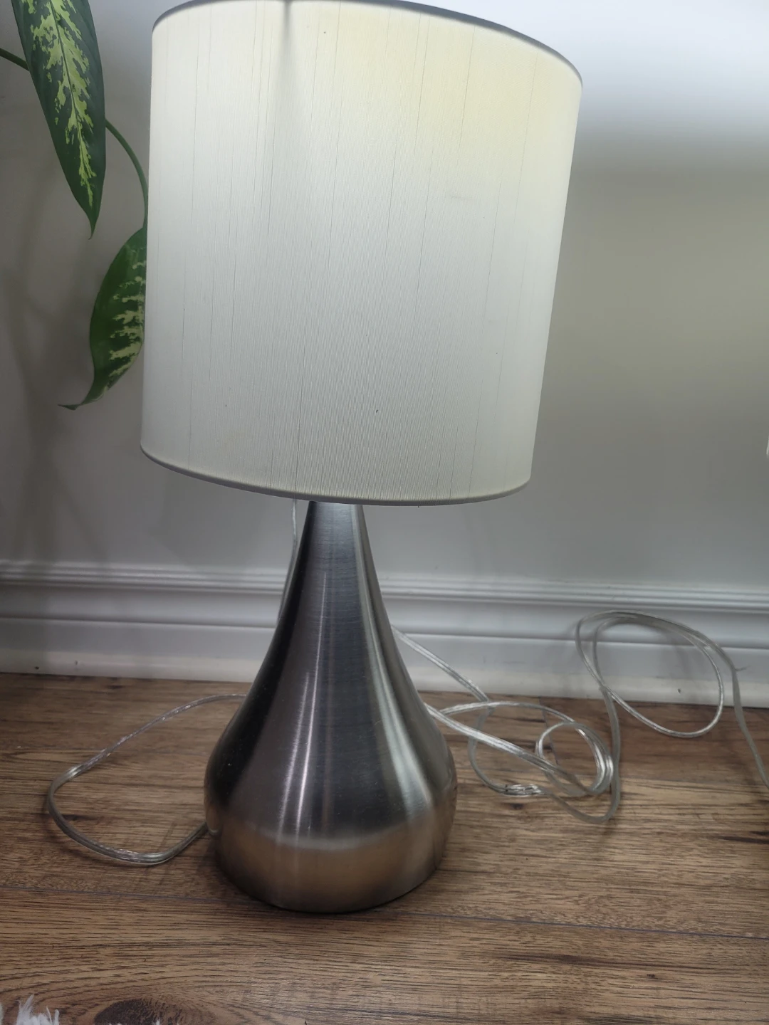 2 Silver Table Lamp with White Shade - photo 2