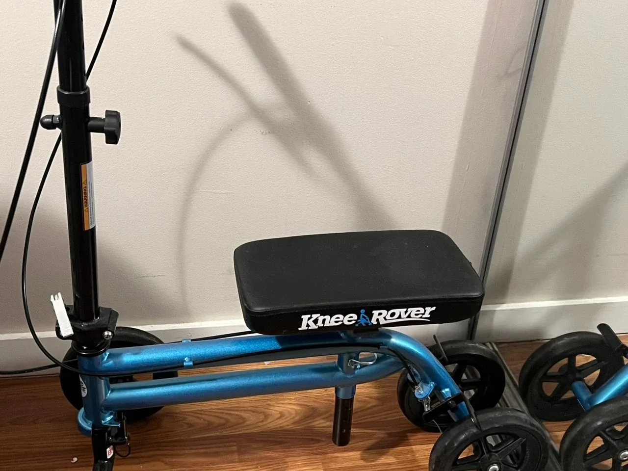 KneeRover Knee scooter - Blue
