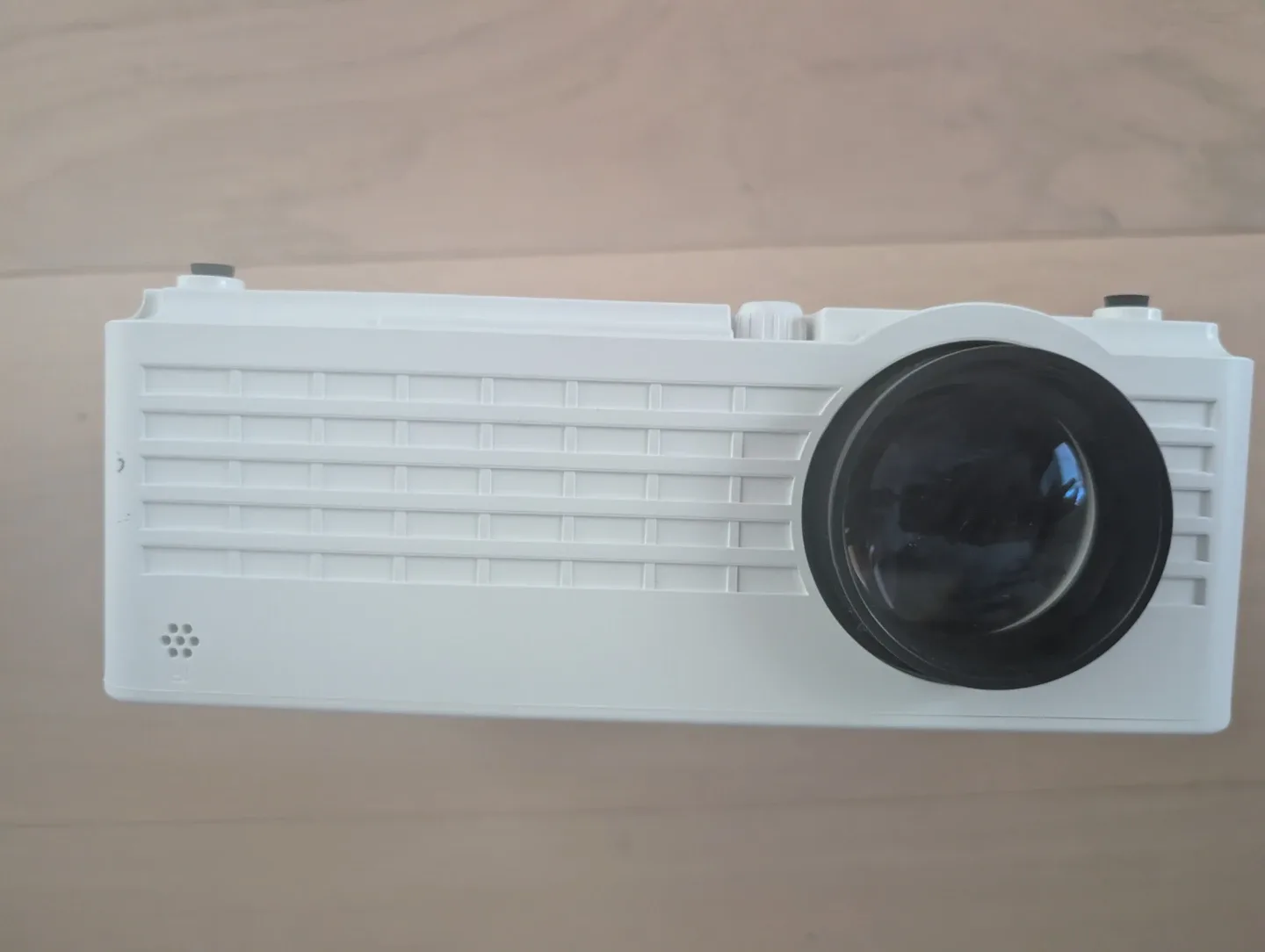 4K WiFi/Bluetooth Eokeiy Mini Projector with Remote image indicator(2)