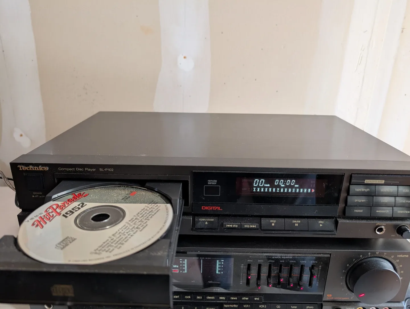 Technics SL-P102 Compact Disc Player
