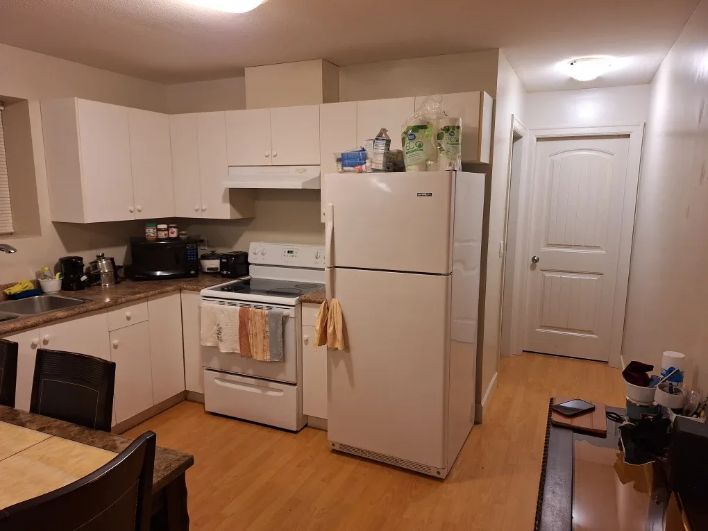 2 bedroom basement suite for rent in newton surrey image indicator(10)
