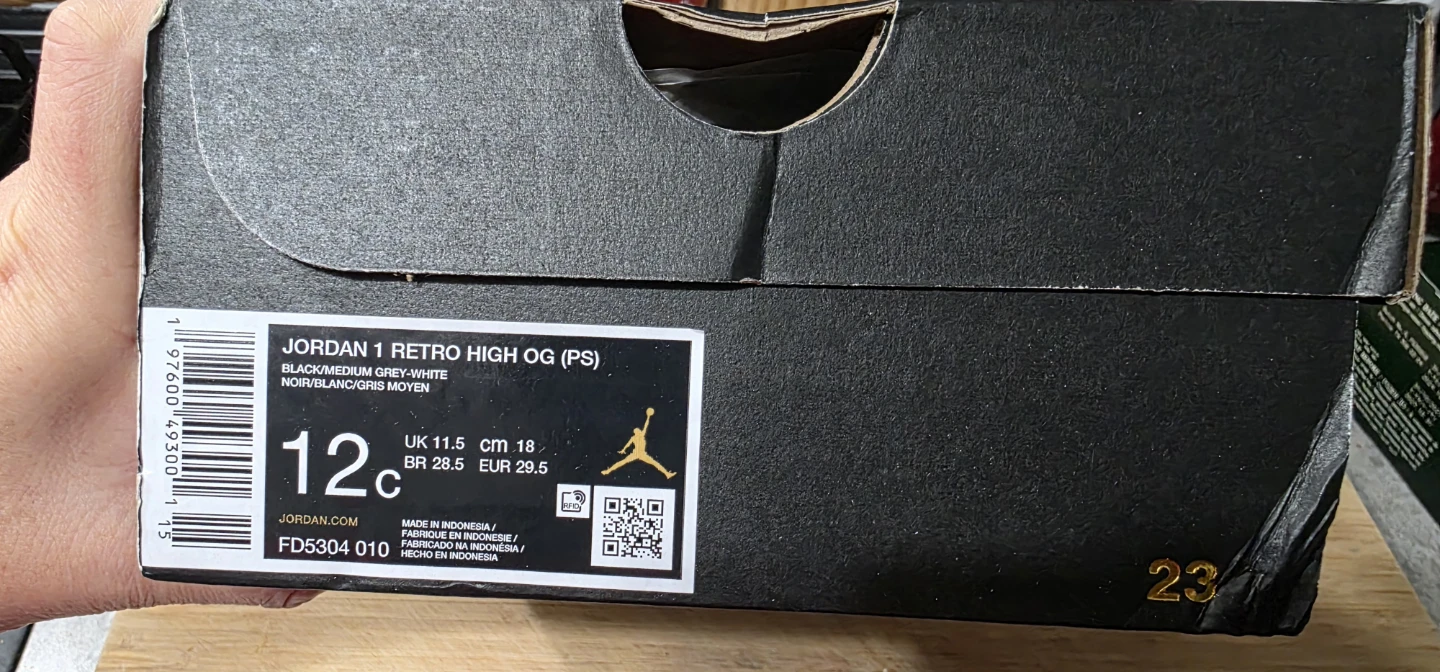 Jordan 1 Retro High OG (PS) Black/Medium Grey - Size 12c - photo 2