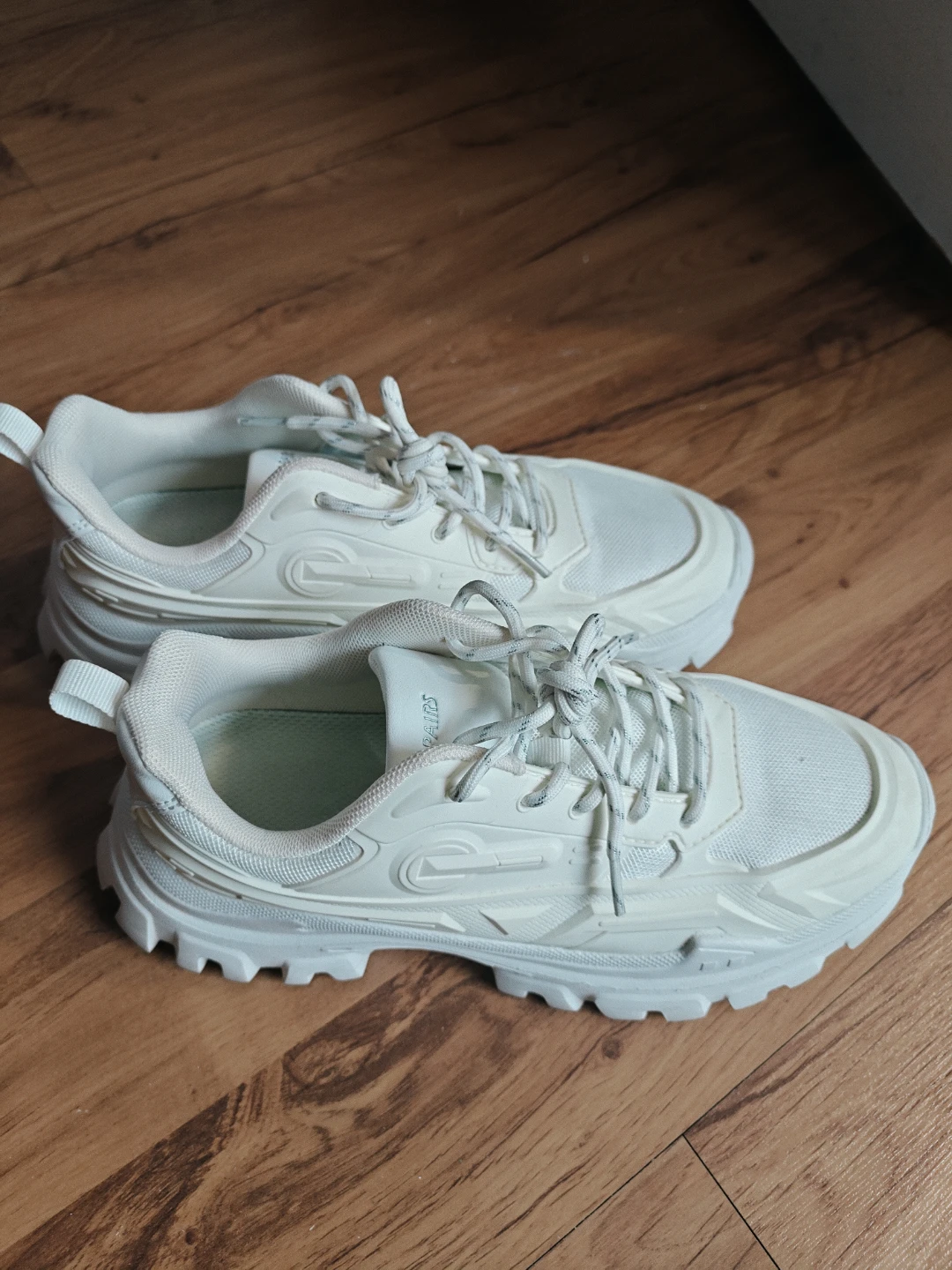 Women's Pairs in Dream White Sneakers, size 8 - photo 3