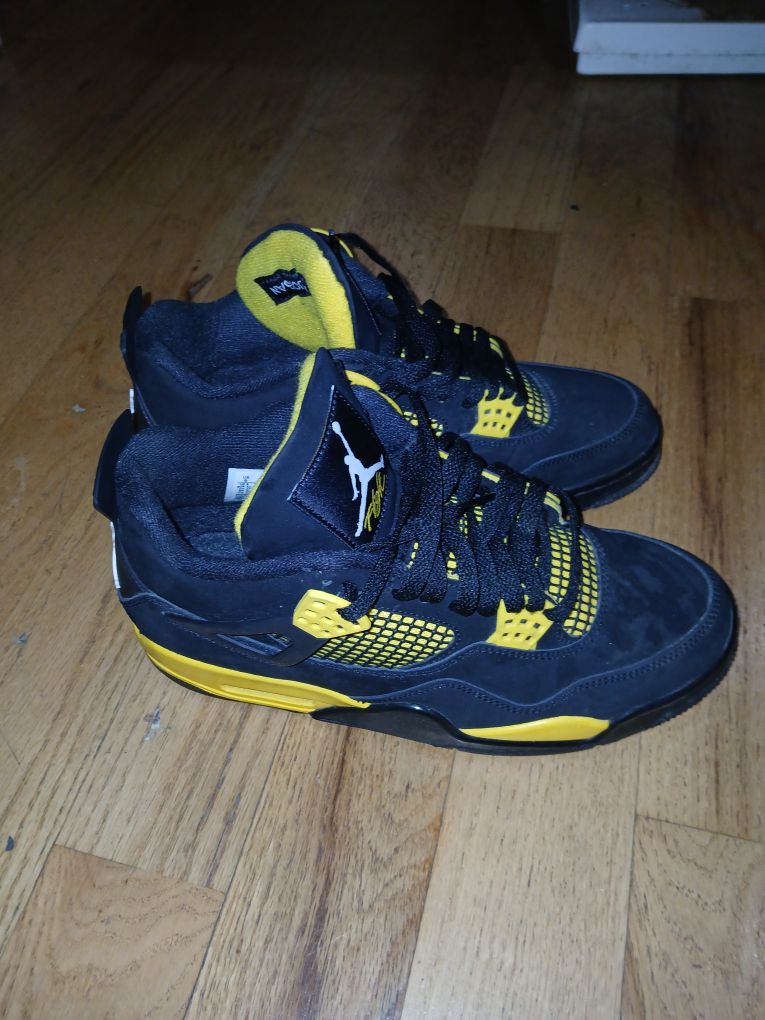 Air Jordan 4 Retro Black/Yellow - photo 3