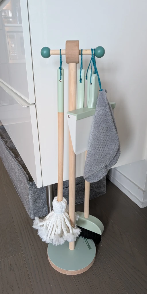 Cleaning set for pretend play