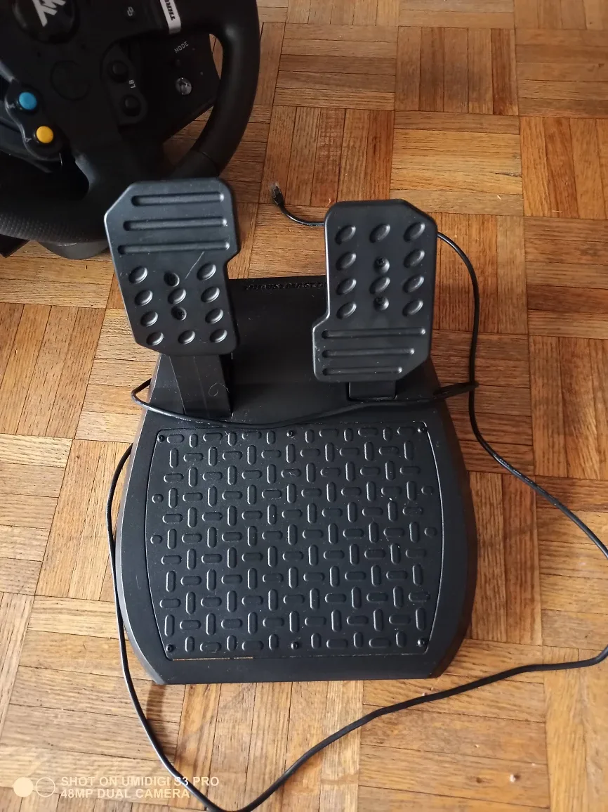 Thrustmaster TMX Force Feedback Racing Wheel image indicator(3)