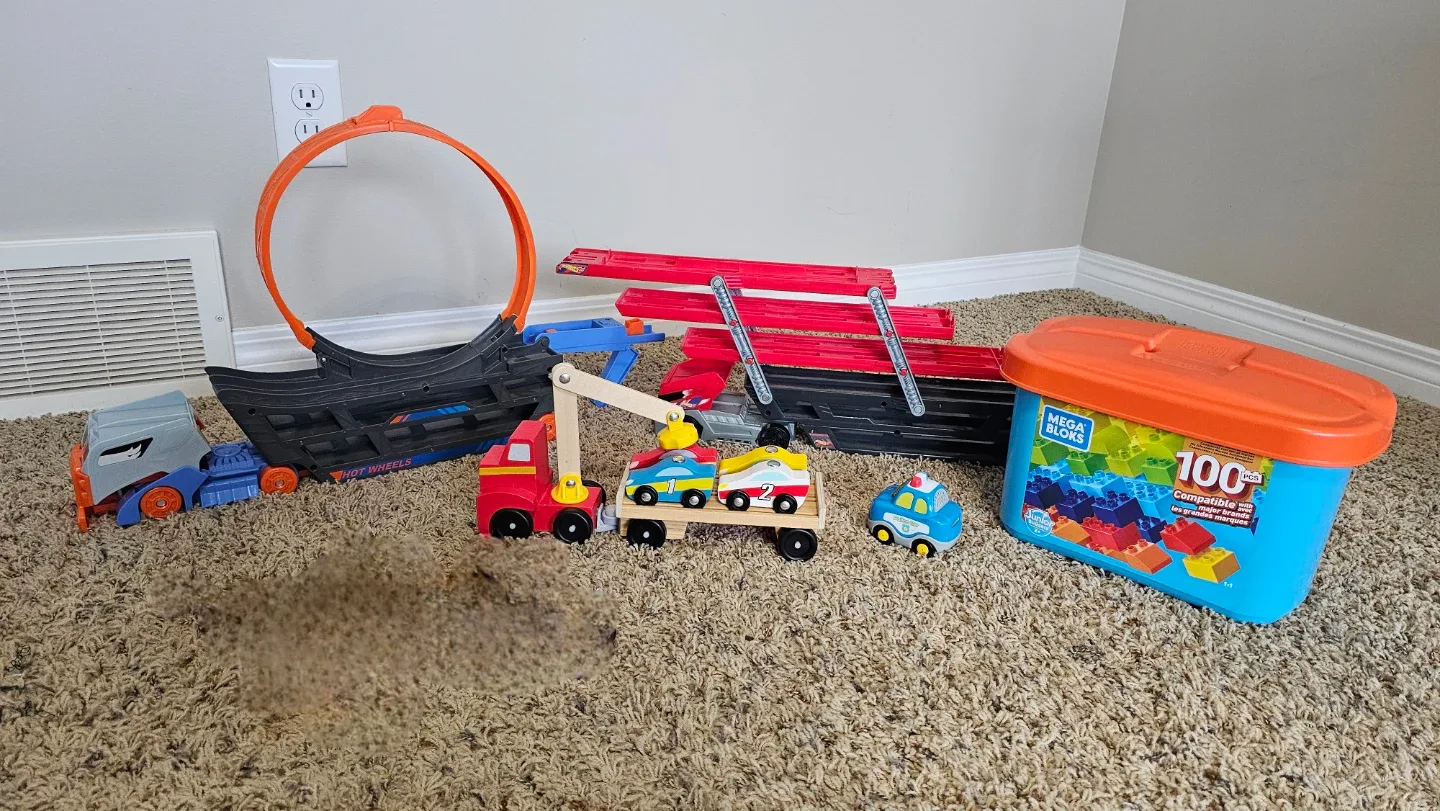 Hotwheel stunt and go, hauler and mega blocks toys