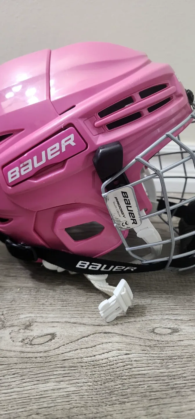 Bauer Prodigy Hockey / Ice skating Helmet image indicator(2)