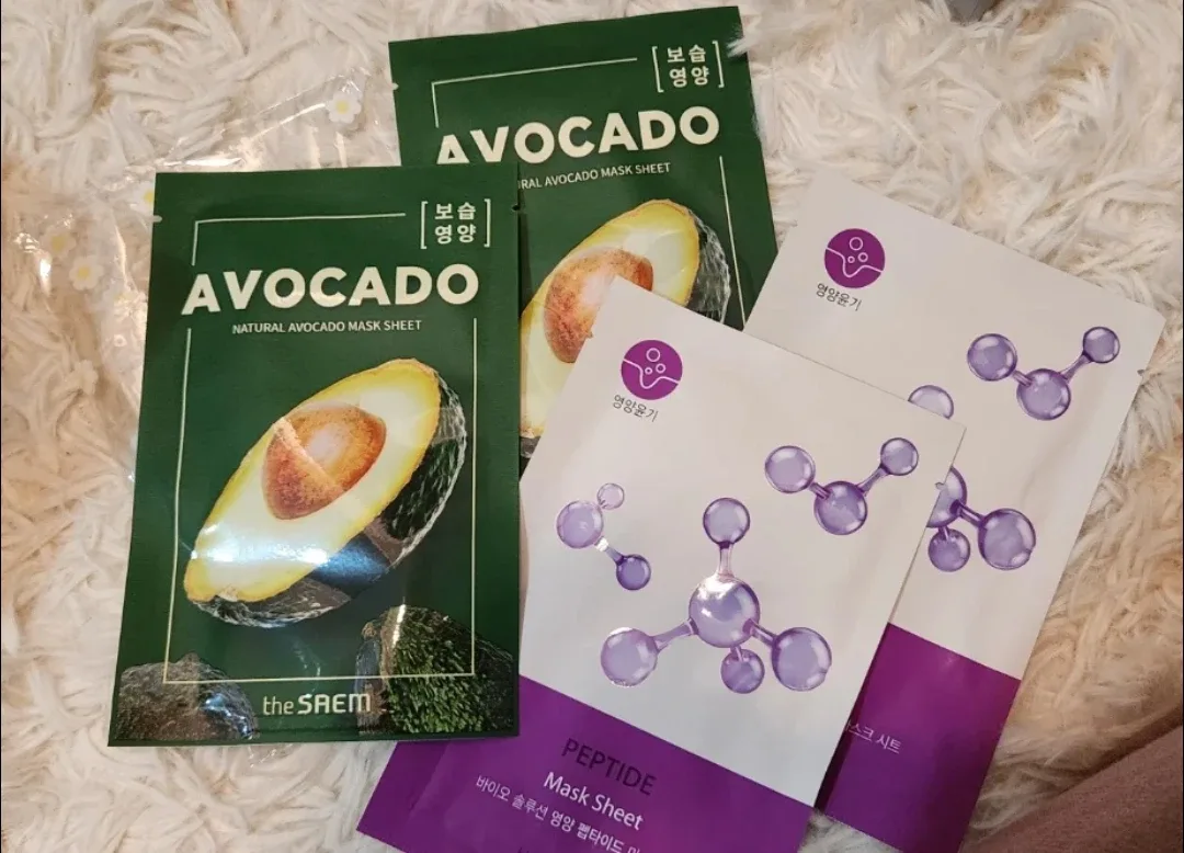 Four of the SAEM Avocado & Peptide Mask Sheet